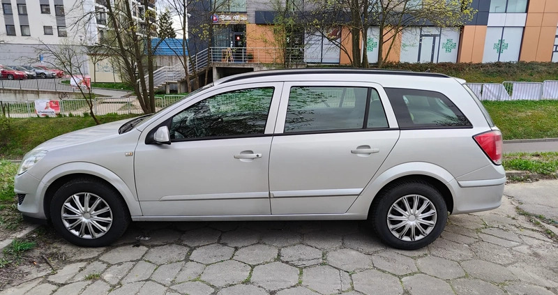 Opel Astra cena 8700 przebieg: 204500, rok produkcji 2008 z Gdańsk małe 172